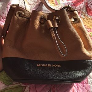 Micheal Kors Cross Body Purse